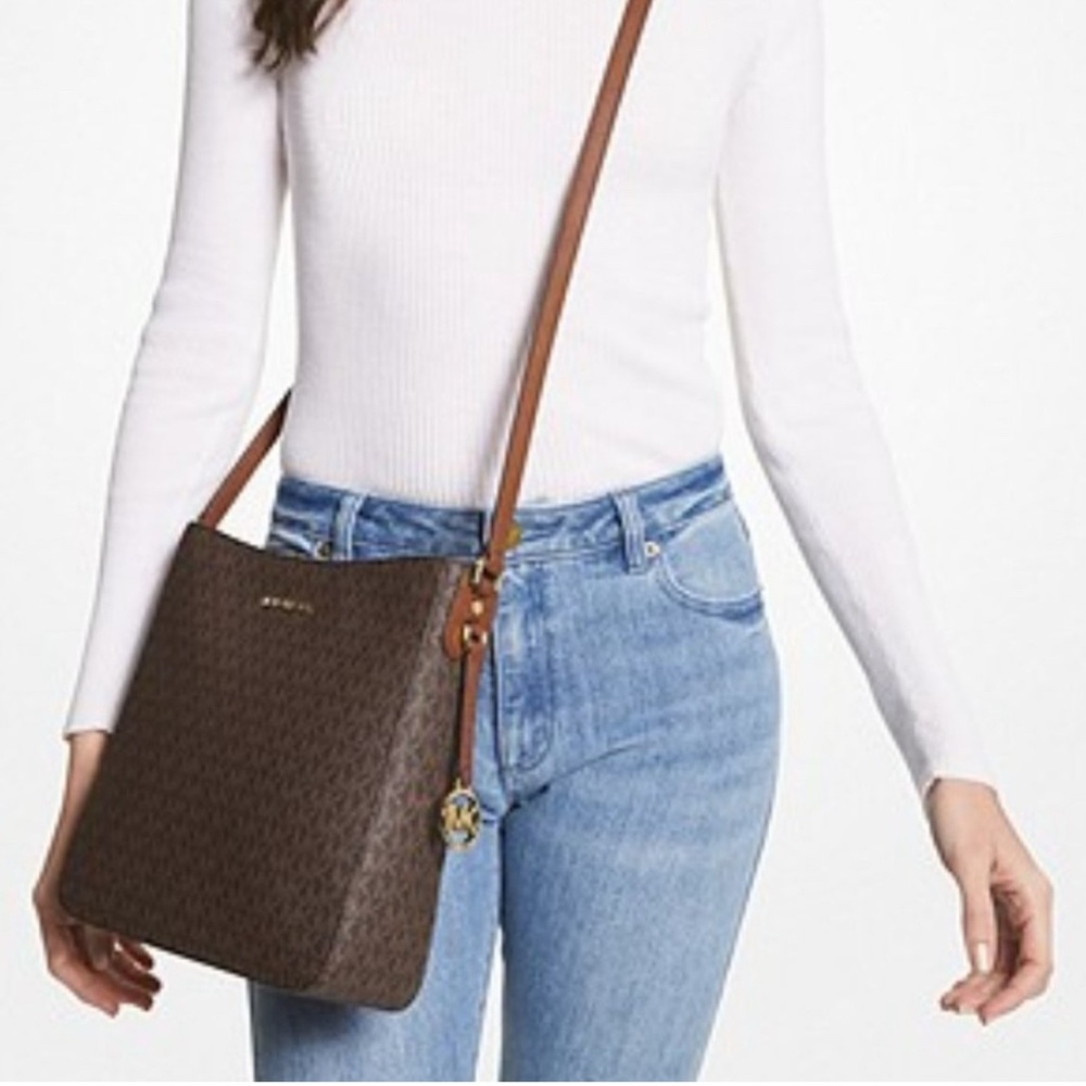 MICHAEL Micheal Kors Large Jet Set Travel Messenger/Crossbody (w/MK hangtag)